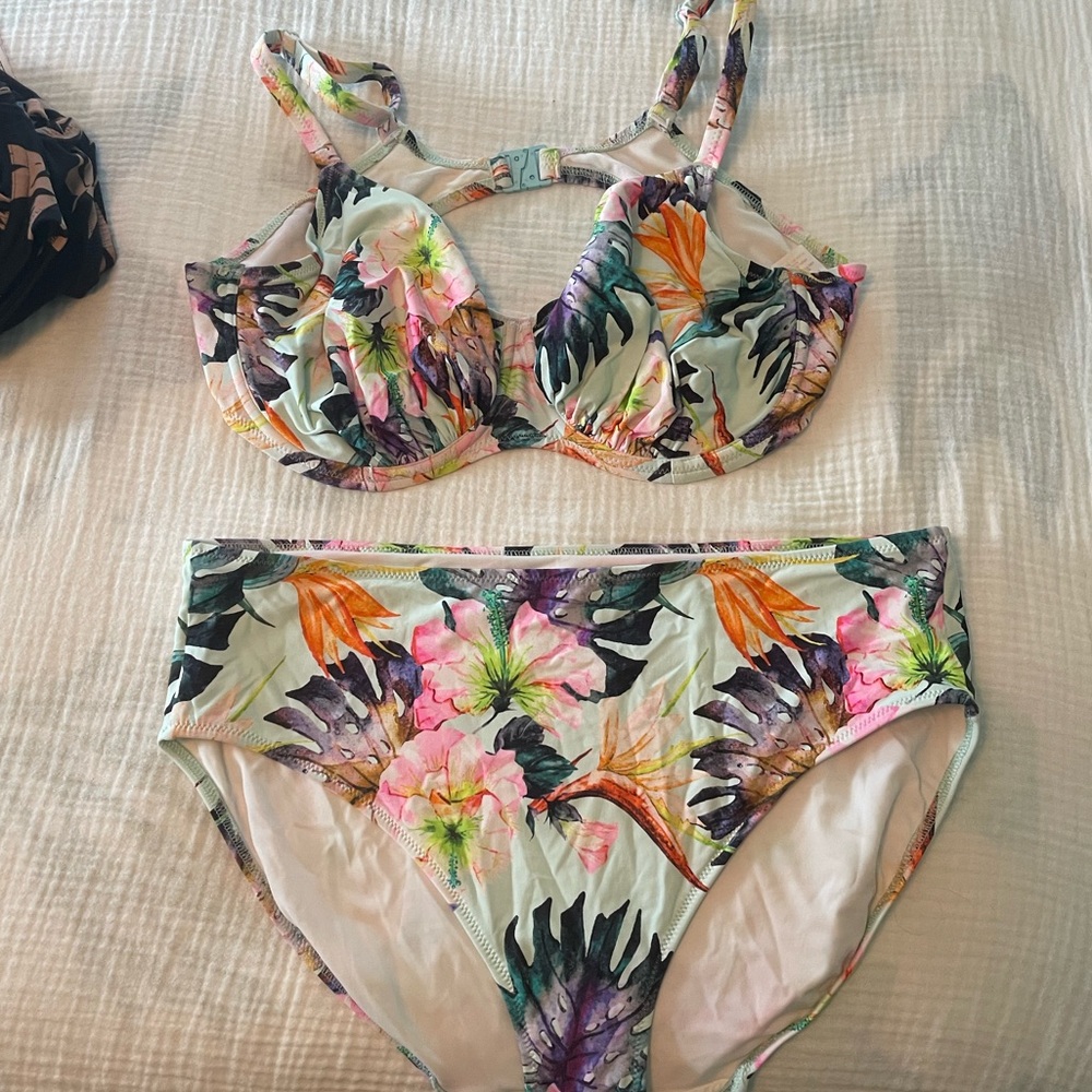 Bikini Full Cup Underwire Adjustable Strap 2 Pc - image 1